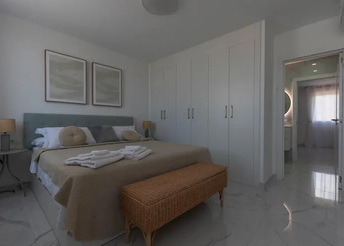 דירה Penthouse Amarilla Golf - 7 Pools- סן מיגל דה אבונה